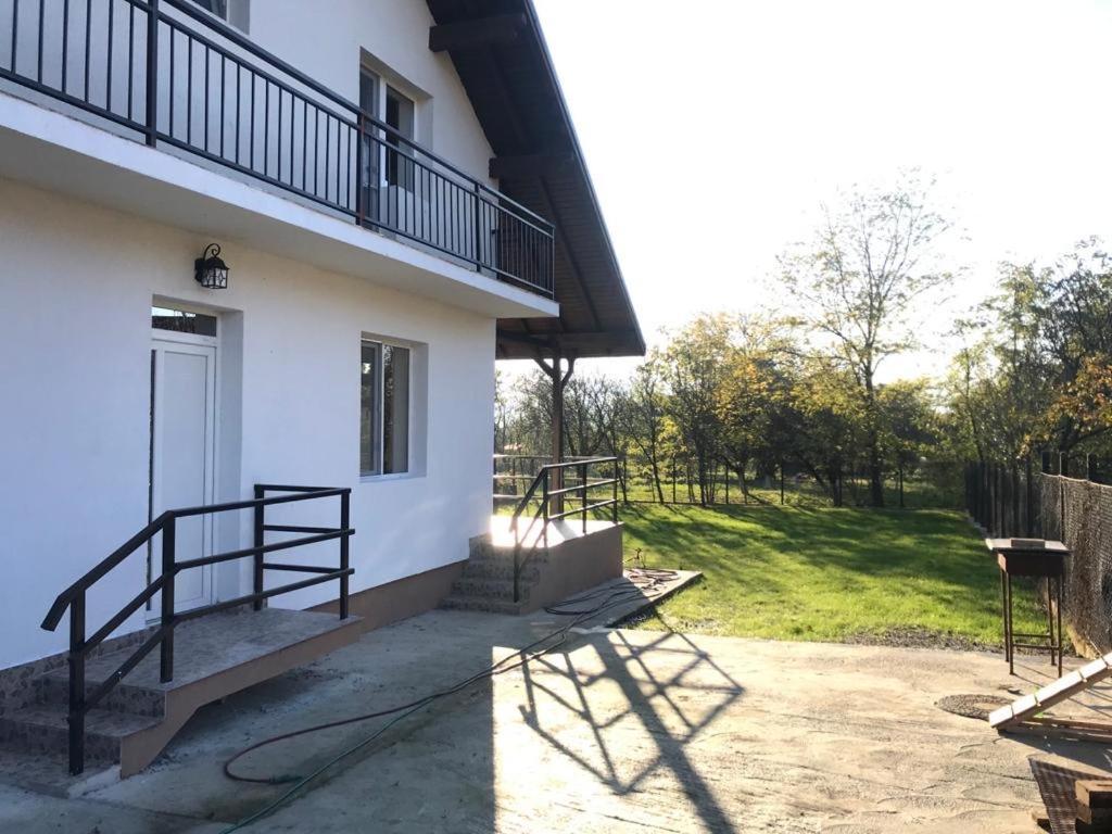 Green Nest Banesti Luaran gambar