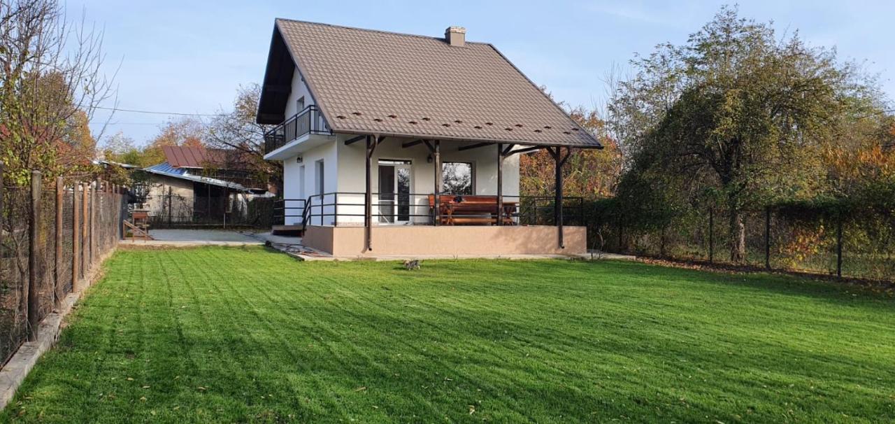 Green Nest Banesti Luaran gambar