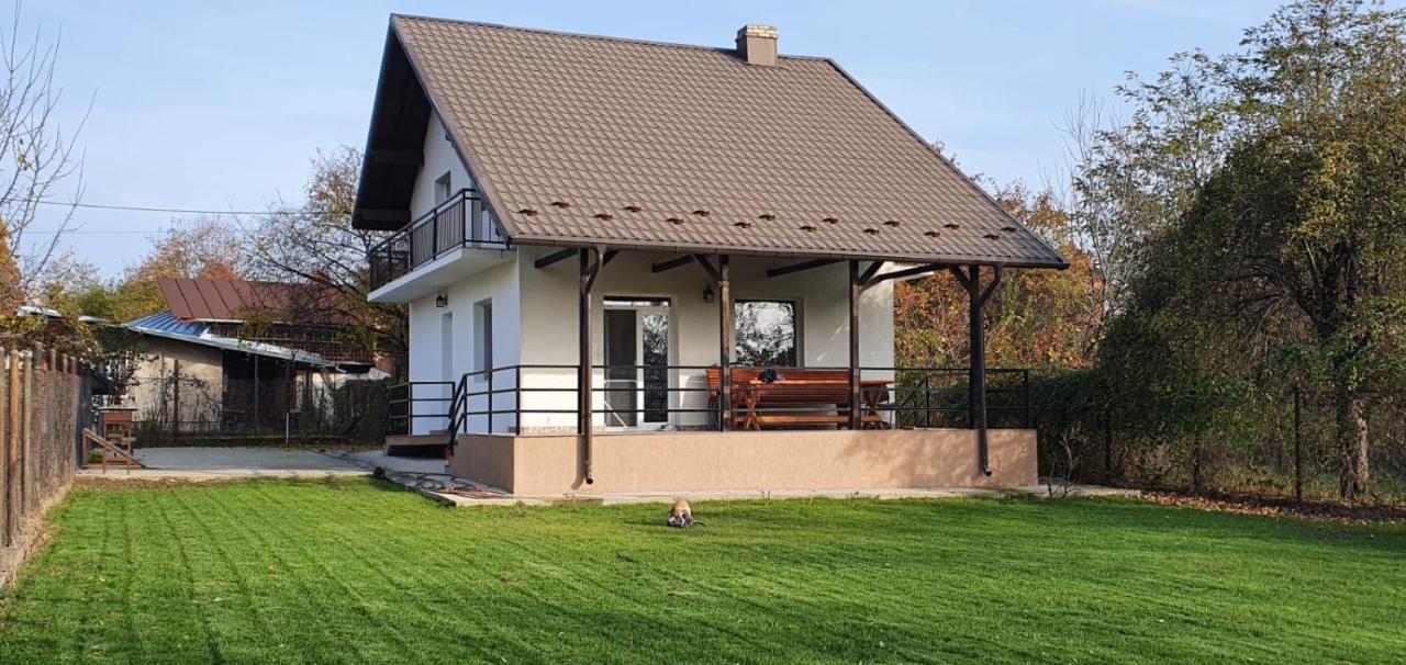 Green Nest Banesti Luaran gambar