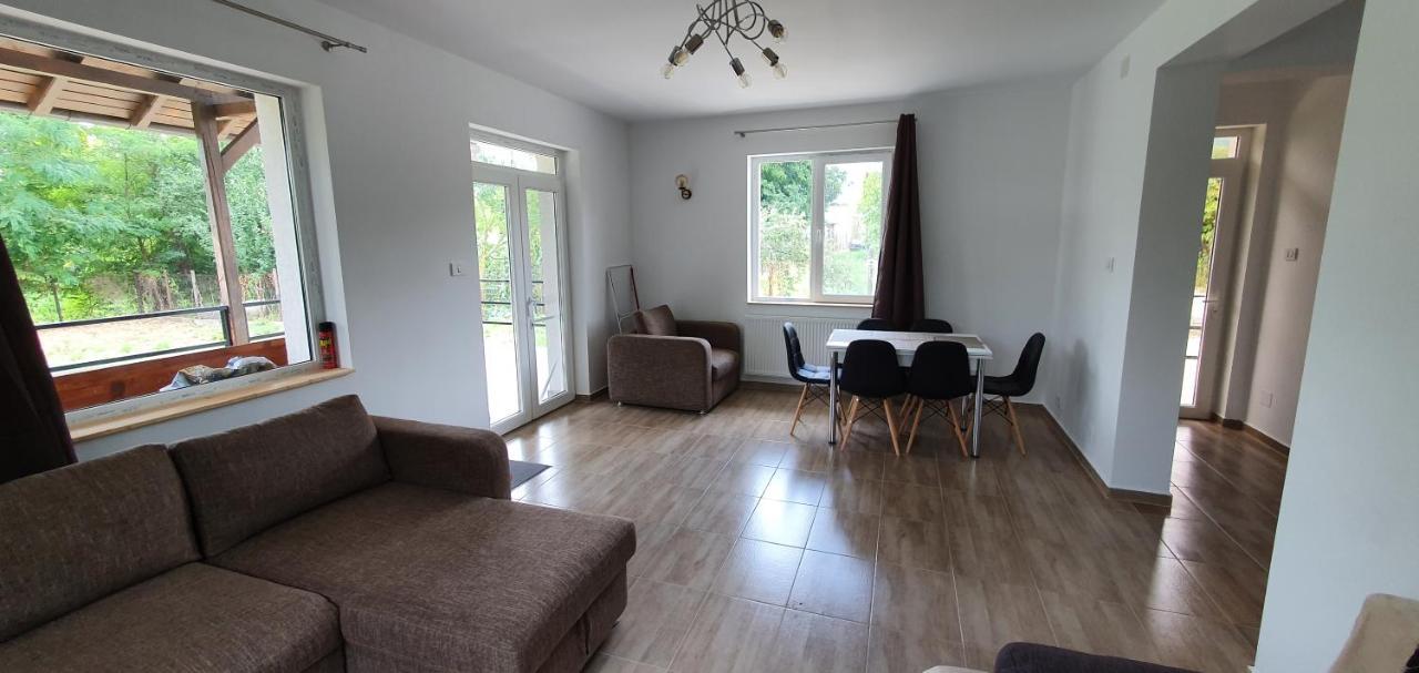 Green Nest Banesti Luaran gambar